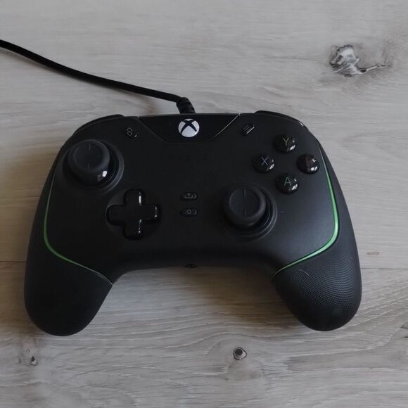 Xbox Razer Wolverine V2 Wired Assigned buttons Black Gently Used - Picture 8 of 11